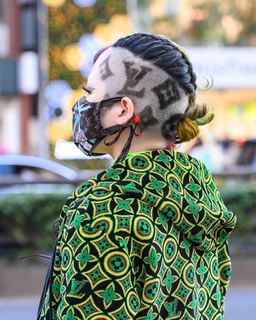 Tokyo Fashion: 19-year-old Tokyo student Mako (@bobbob) on the street in Harajuku wearing… 19-year-old Tokyo student Mako (@__bobbob____) on the street in Harajuku wearing...