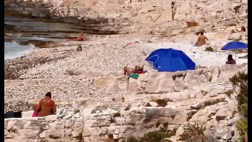 NATURIST BEACH Proizd Island CROATIA, Plaża naturystów i inne plaże na wyspie w Chorwacji.