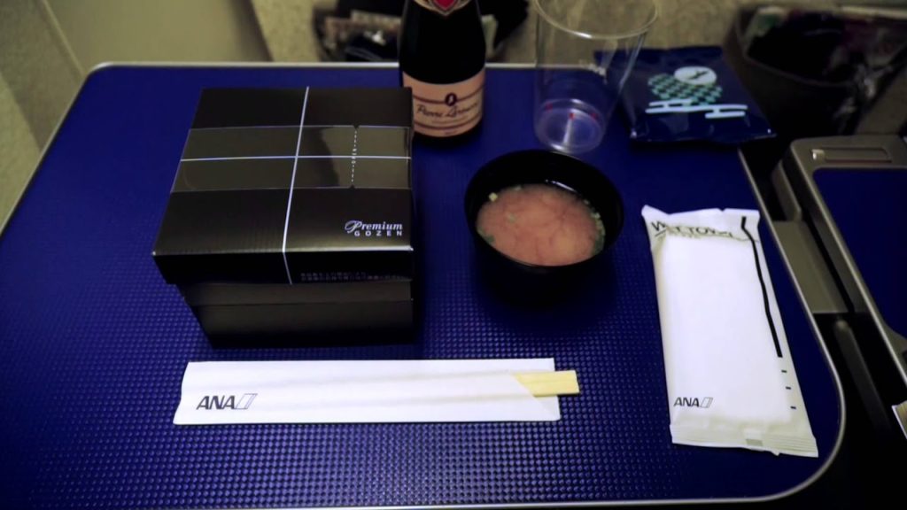 NH136 OKA HND Premium Class, All Nippon Airways, Naha Tokyo 28,04,2014