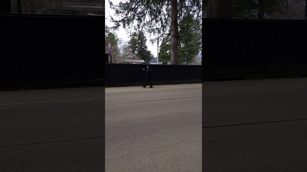 Kakunodate sounds on the street