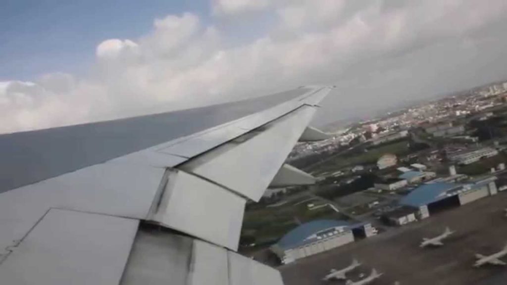 Boeing 777 taking off from RWY36 at Naha Airport