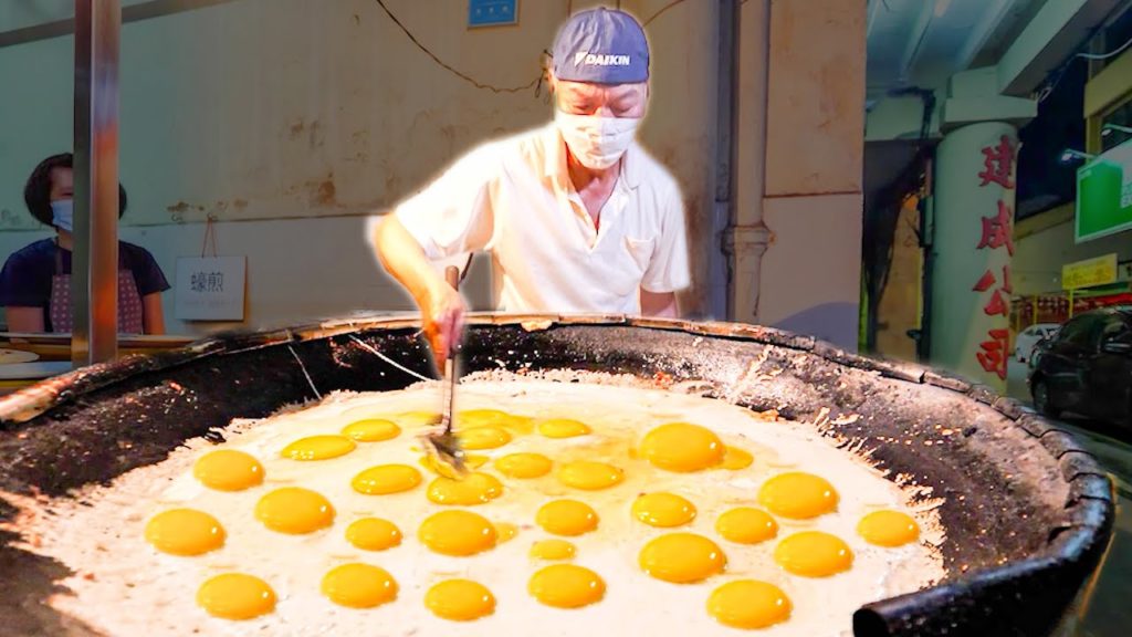 Street Food in Malaysia – 500 EGG Oyster Omelette MASTER + HUGE Street Food Tour of Melaka!!!! Street Food in Malaysia - 500 EGG Oyster Omelette MASTER + HUGE Street Food Tour of Melaka!!!!