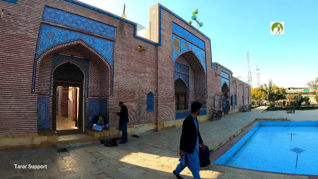 Travel Pakistan Thatta To Karachi Road Trip Walk In Shah Jahan Mosque