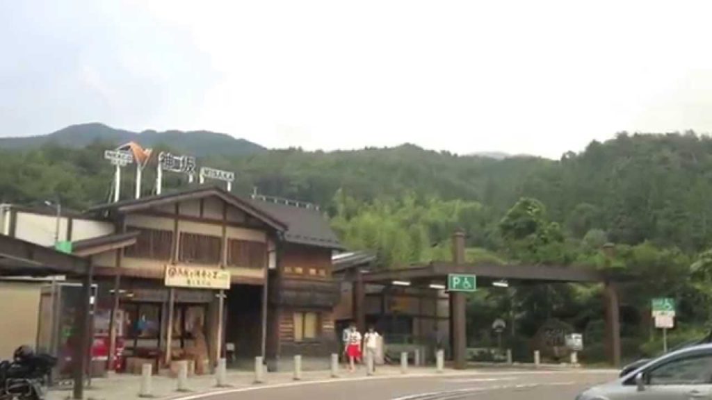 Coach to Tokyo from Nagoya through Nagano, Yamanashi