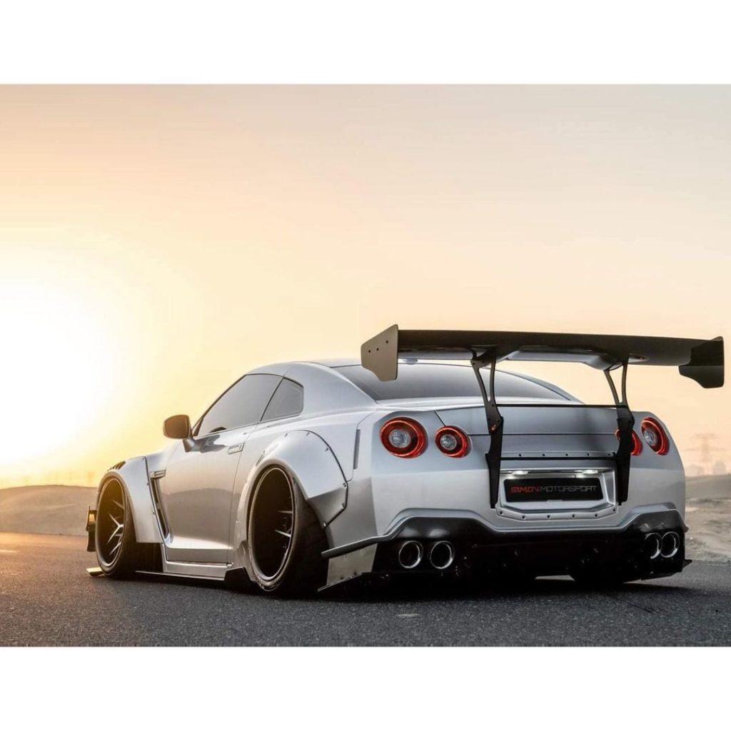 Did someone say wing?  Photo  @carculture.ae  .
.
.
.
Follow the Crew:  @Nissan...