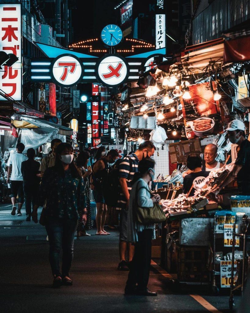 Evenings at Ameya-Yokochō 
: @yohzero
-----⁣⠀
Ueno, #Tokyo
.⁣⠀
.⁣⠀
.⁣⠀
.⁣
#Japan...