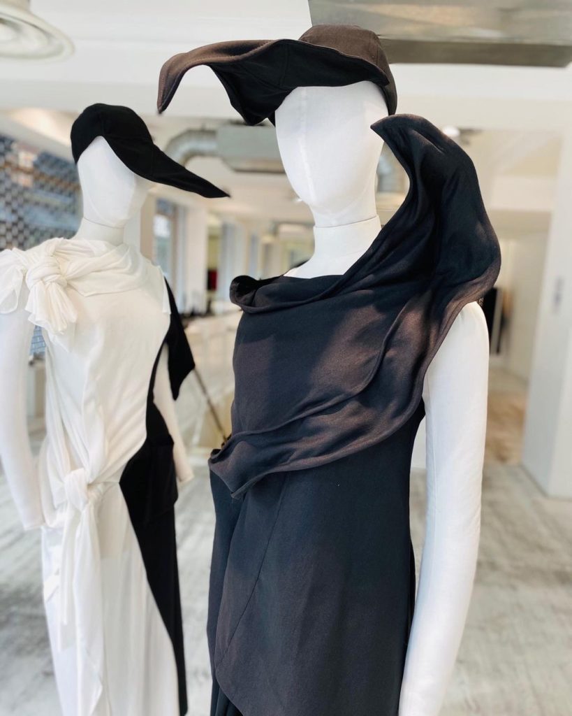 Yohji Yamamoto Spring/Summer 2021 collection

For any information please contact...