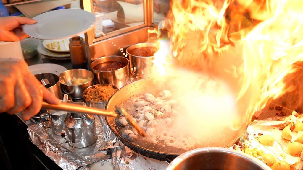 Street Food in Singapore - Oyster Omelette & more