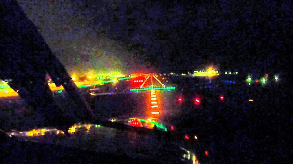 ROAH Naha Okinawa (Japan) - Night Instrument Approach and Landing RNAV RWY 18 - Cheyenne II PA31T