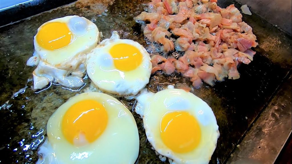Philippines Street Food | Bacon, Fried Egg and Rice