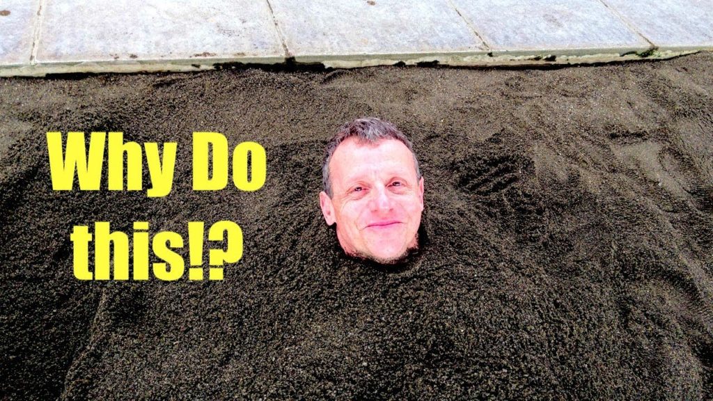 Hot sand bathing! Crazy fun in Japan 🤪