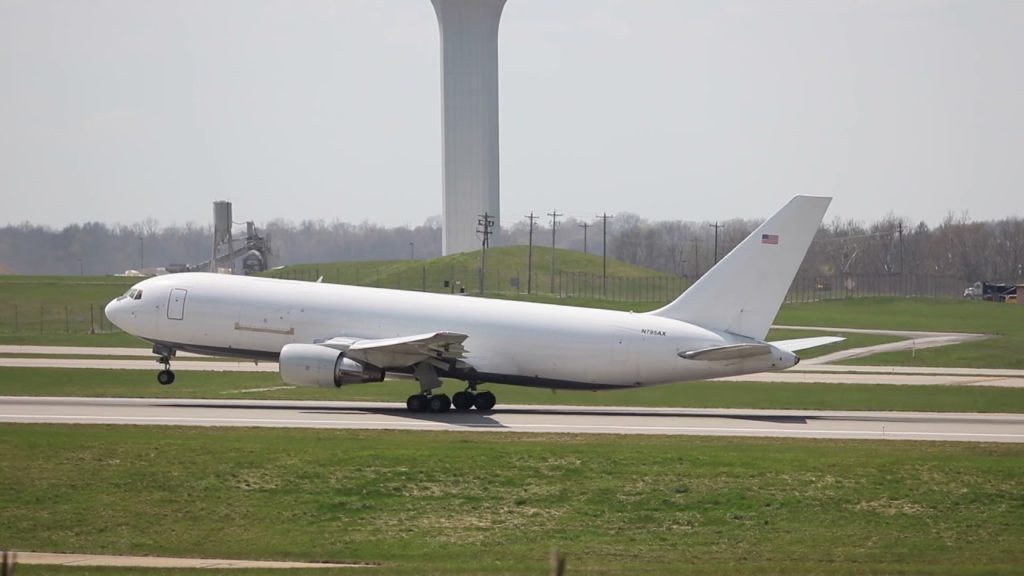 CVG viewing area plane watching (04/7/20)