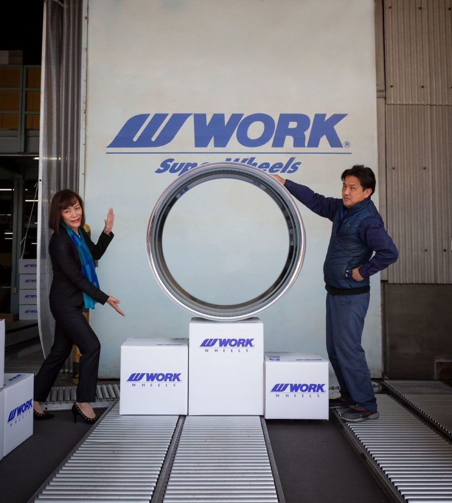 遂にやりました！ なんと世界最大51インチのリムが完成！装着希望者募集！⁠
WE DID IT! The largest wheel barrel in the...