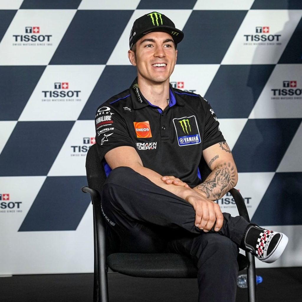 These two look happy to start the #DohaGP weekend 

#MonsterYamaha | #MotoGP | @...