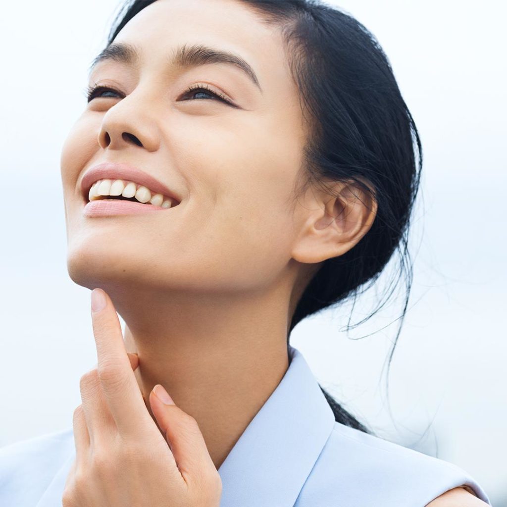 SHISEIDO: A giving spirit is what makes @sawa_iam feel #ALIVEwithBeauty. The Japanese mode… A giving spirit is what makes @sawa_iam feel #ALIVEwithBeauty. The Japanese mode...