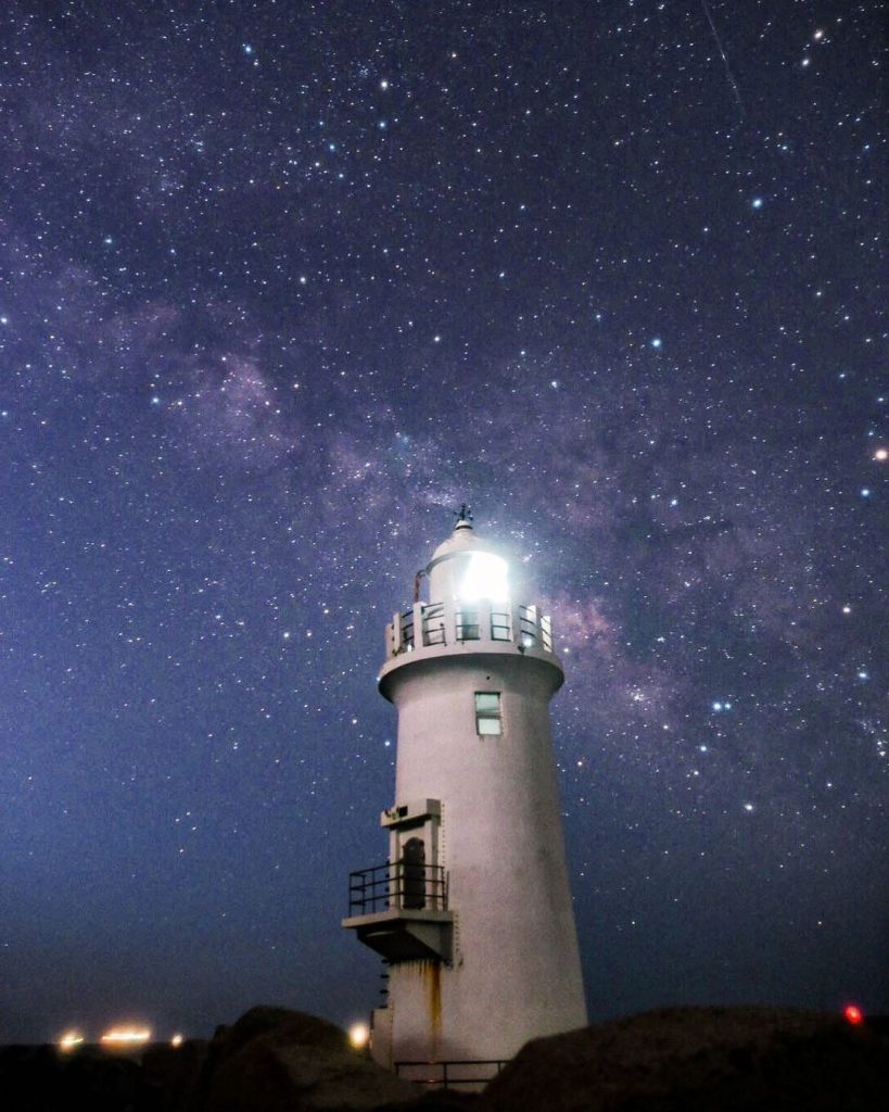 Spotted!   A perfect date spot by the ocean. 
The chalk tower-shaped Cape Irago ...