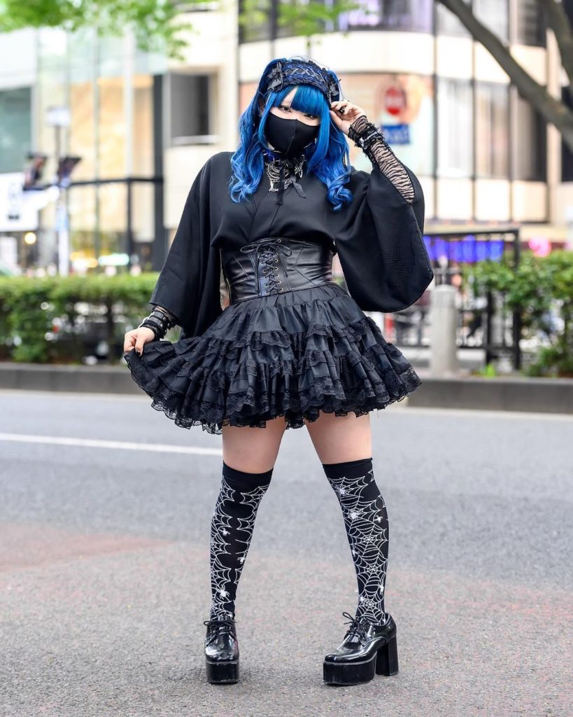 Tokyo Fashion: Blue-haired Japanese idol Momonoki (@teriyakinnikun) on the street in Harajuku w… Blue-haired Japanese idol Momonoki (@teriyakinnikun) on the street in Harajuku w...