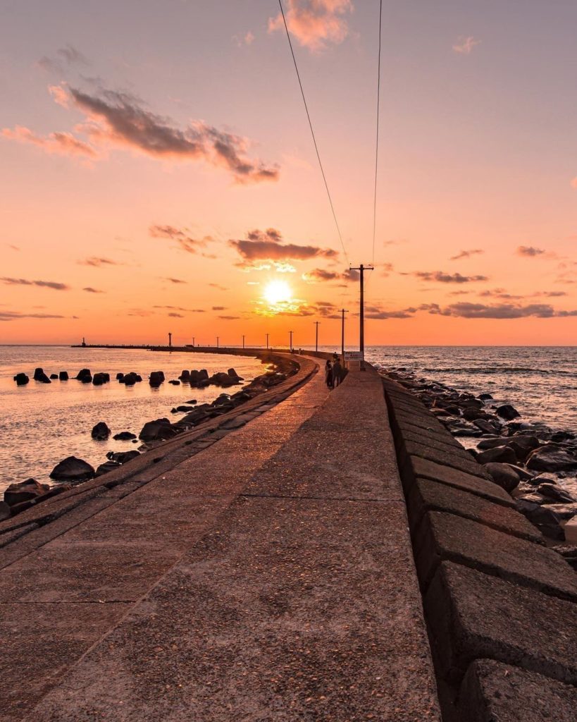 Visit Japan: A sunset worth the walk!
The incredibly aptly named Mikuni Sunset Beach in Fukui… A sunset worth the walk!
The incredibly aptly named Mikuni Sunset Beach in Fukui...