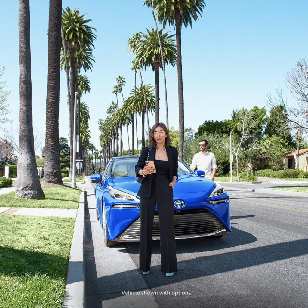 Today calls for blue skies and vapor trails.  #EarthMonth  #Mirai  #LetsGoPlace...