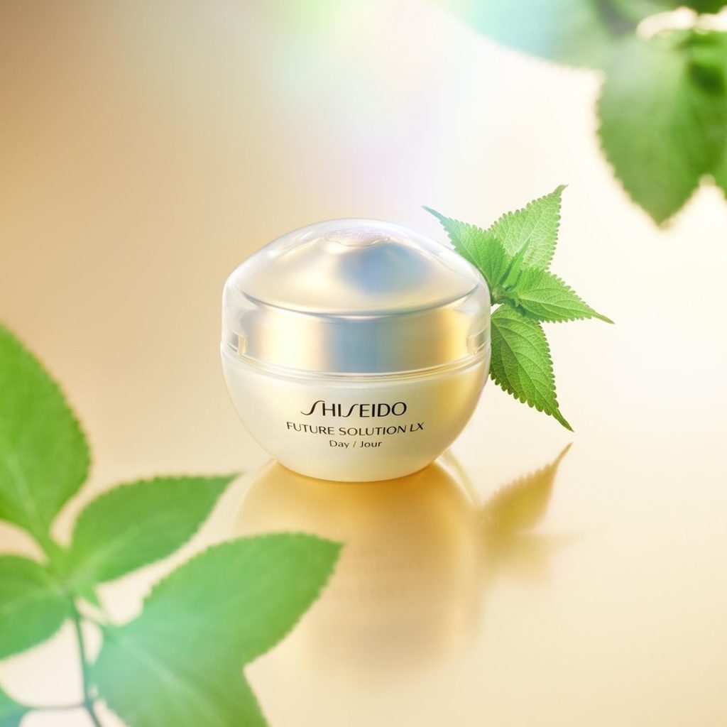 Awaken skin with Future Solution LX Total Protective Cream. Our SkingenecellEnme...