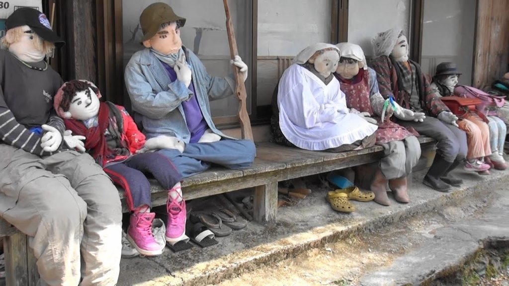Nogoro Scarecrow Village, Iya Valley, Japan: Valley of the Dolls ! Nogoro Scarecrow Village, Iya Valley, Japan: Valley of the Dolls !