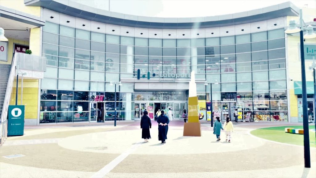 【4KHDR】ららぽーと甲子園のウインドウショッピング。A window shopping in LaLaport KOSHIEN.