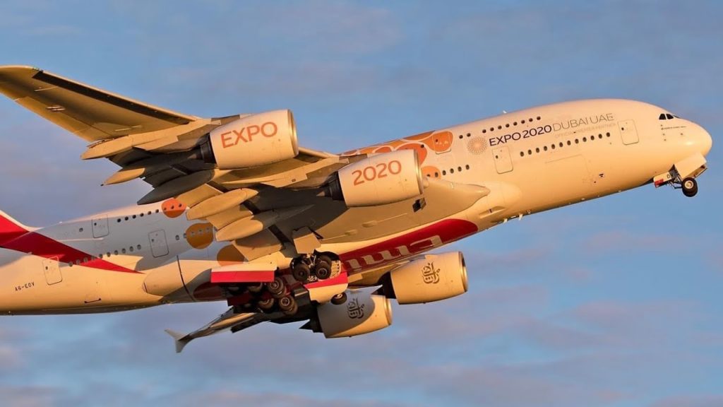 AIRBUS A380, 1 HOUR ! [All Airlines] CLOSE UP Plane Spotting & On Board (King of the Sky)