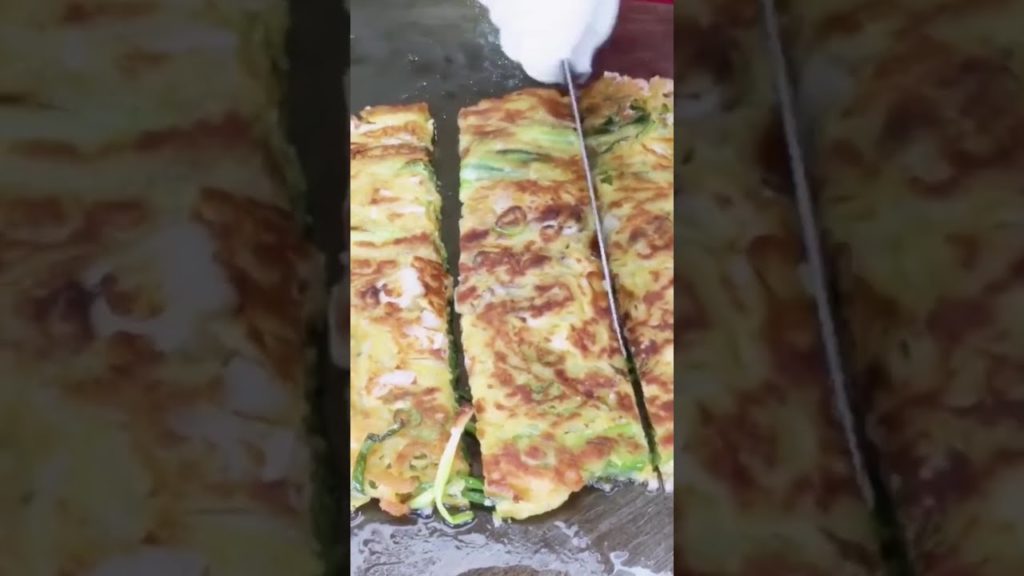 Seafood Pancakes in Seoul || Korean Street food
