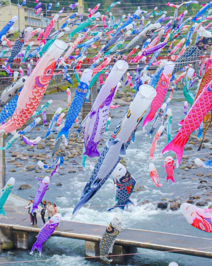 Visit Japan: Today is Children’s Day in Japan!
The Carp Streamers swimming in the sky above … Today is Children's Day in Japan!
The Carp Streamers swimming in the sky above ...