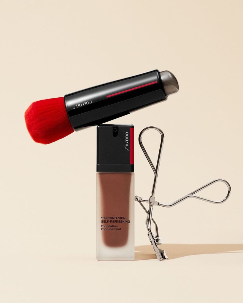 Meet the SHISEIDO award-winning heros. Achieve a classic, everyday beauty look w...