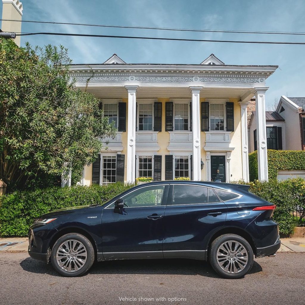 Looking like a throne on King St., on our way to @chswineandfood!  #Venza #Hybri...