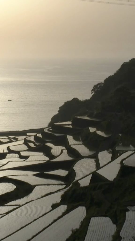 9 - 10 May, 2021  In Saga Prefecture, the Olympic flame visited the town of Arit...