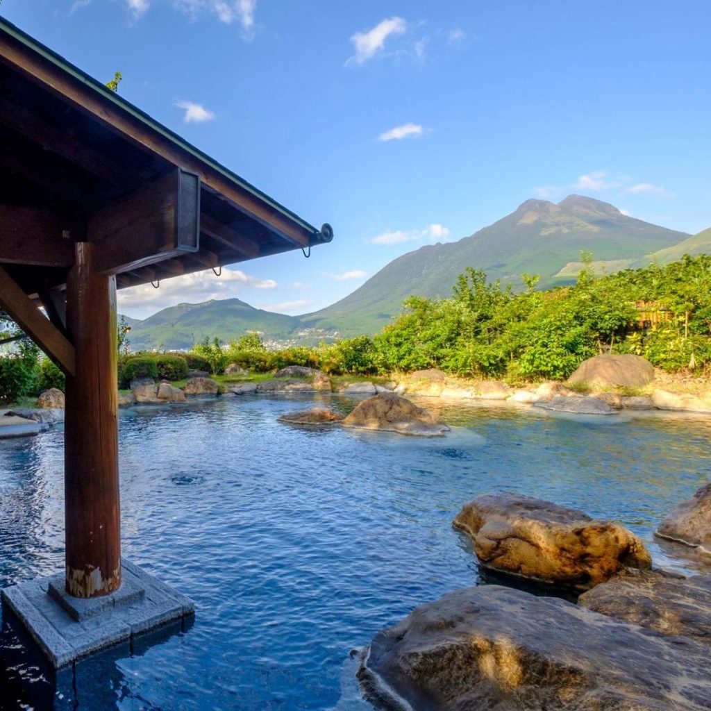 How's the serenity of this resort town of Yufuin in Oita Prefecture?! Imagine so...