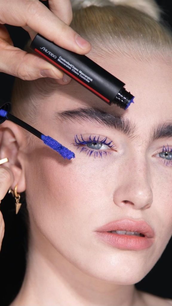 File under: blue streak. Recreate these ocean eyes by @jamesmolloymakeupartist u...
