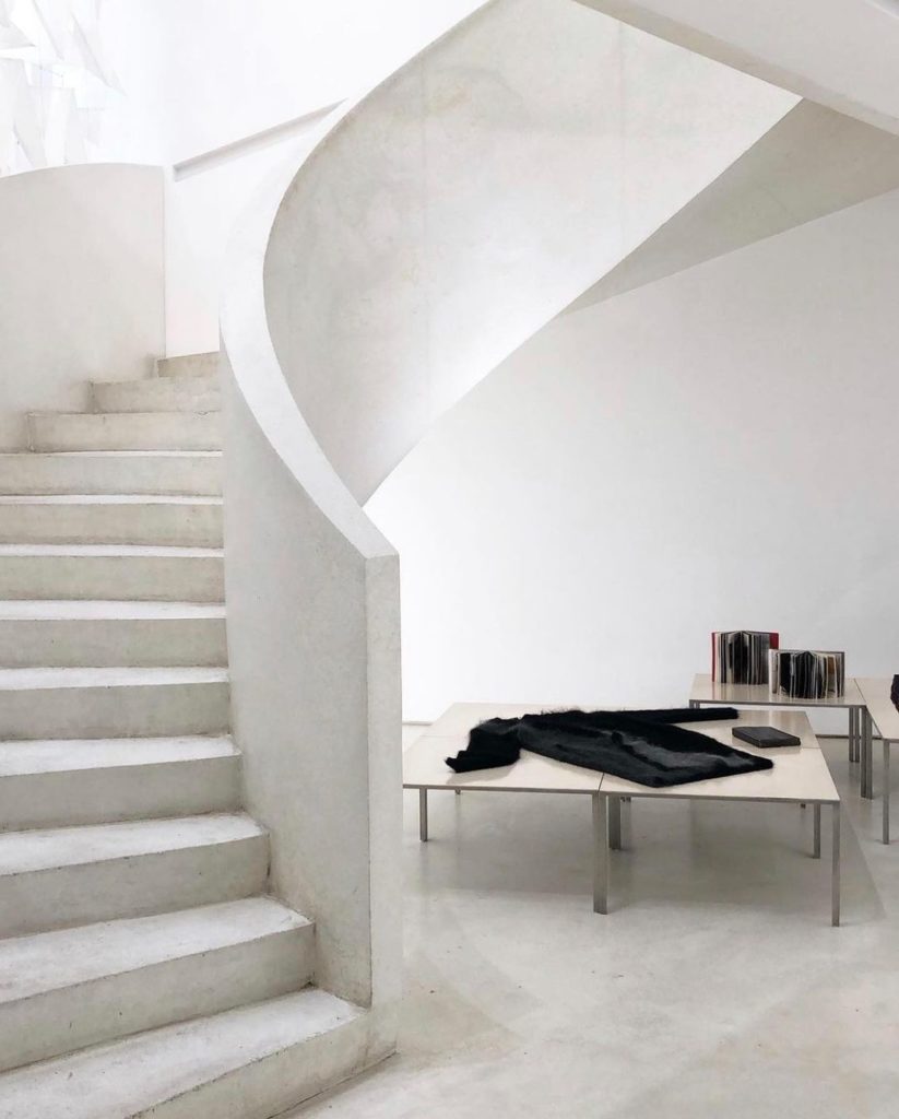 Yohji Yamamoto: REOPENING
We are happy to welcome you back in our Paris stores.
Come and disc… REOPENING
We are happy to welcome you back in our Paris stores.
Come and disc...
