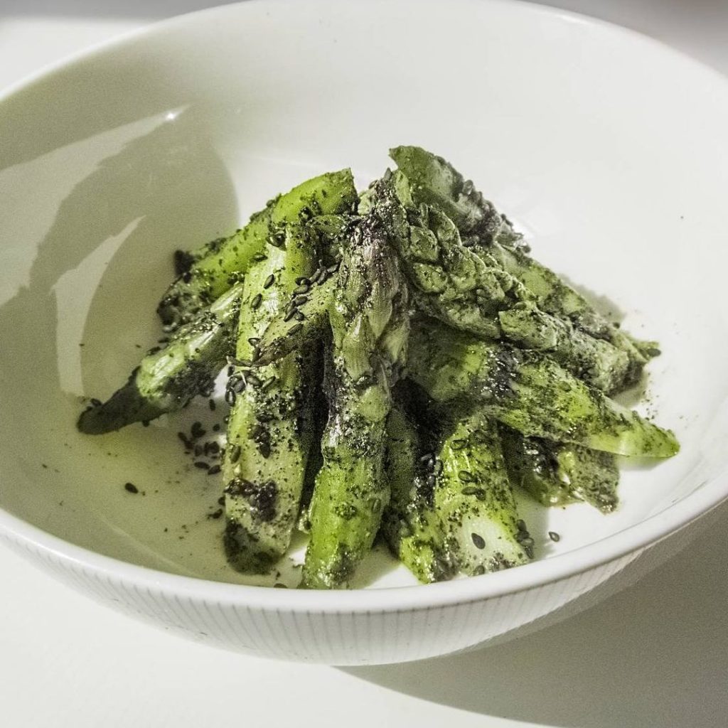Asparagus did not become widely cultivated for domestic consumption in Japan unt...