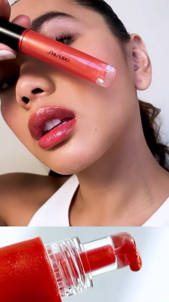 Get mirror-like shine sans stickiness. Our SHISEIDO muse wears Shimmer GelGloss ...