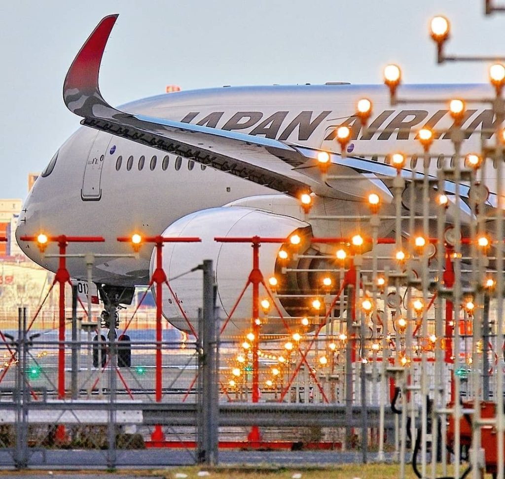 .
The view from the side and winglet of A350 is powerful.
#PicturePerfectMay  ウィ...