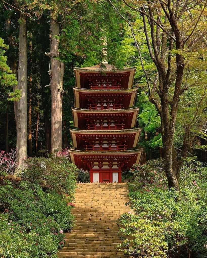 All is calm 
Found within a lush forest, Muroji Temple in Nara Prefecture has a ...
