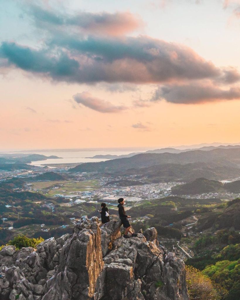 Visit Japan: Tachisu is a lesser-known, scenic spot in Hamamatsu City, Shizuoka Prefecture. T… Tachisu is a lesser-known, scenic spot in Hamamatsu City, Shizuoka Prefecture. T...
