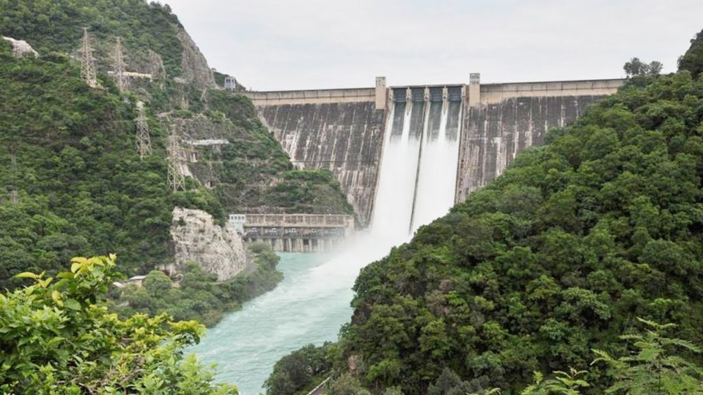 भाखड़ा नांगल बांध देश का सबसे लंबा बांध जो हिमाचल प्रदेश के बिलासपुर जिले में सतलुज नदी पर बना है