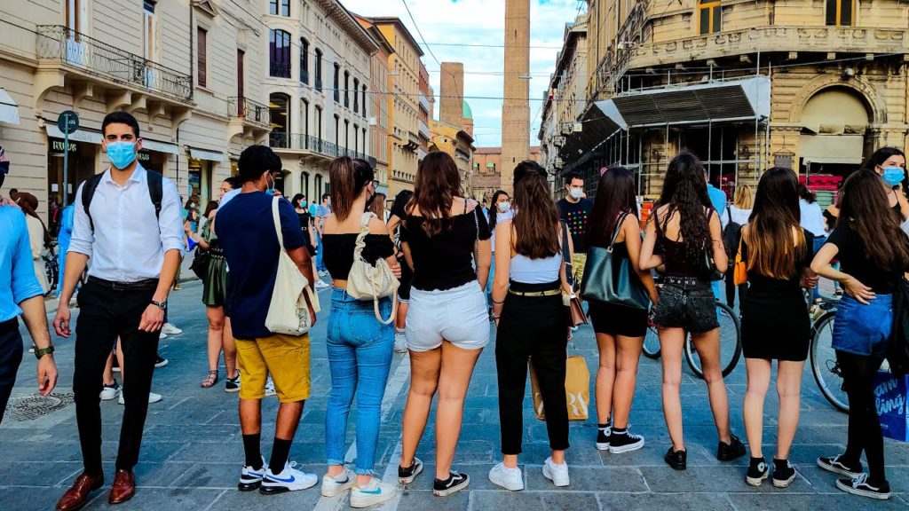 WHAT HAPPENED? Bologna. Italy  - 4k Walking Tour around the City - Travel Guide. trends, moda #Italy