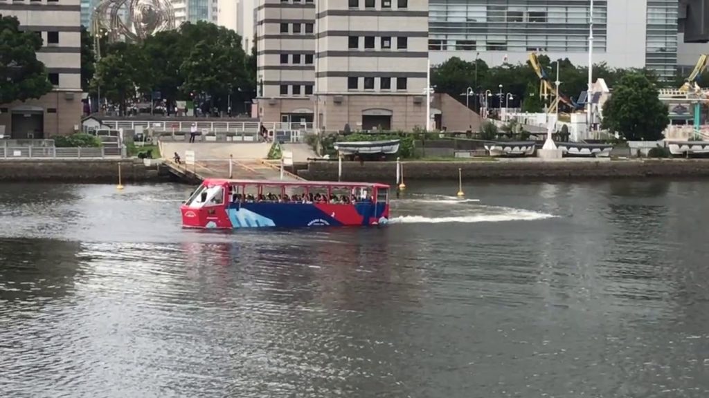 123sw_Amphibious vehicles at Yokohama In August 2017 trip