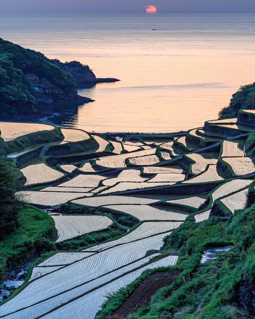 Visit Japan: Saying goodbye to the sun for the day
These pools reflecting the last light of … Saying goodbye to the sun for the day
These pools reflecting the last light of ...