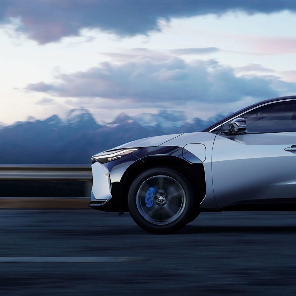 Take charge, and they'll take notice. With styling as bold and modern as the veh...