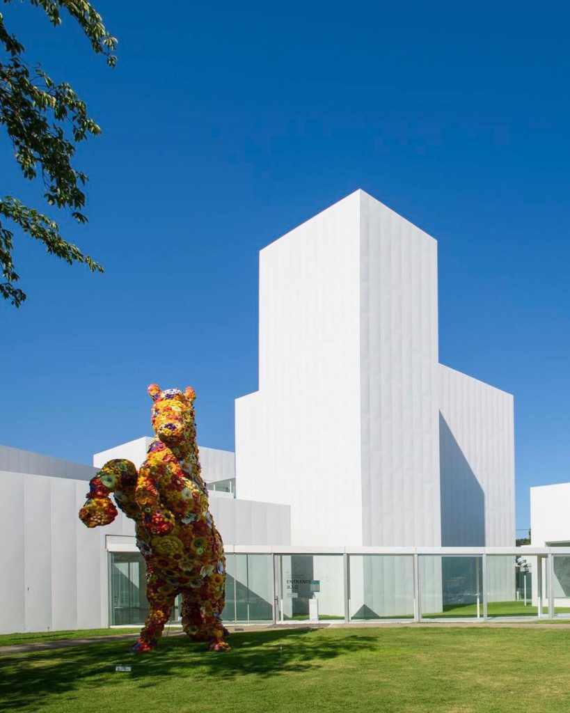 Art aficionados, the city of Towada is for you. Here, buildings and open spaces ...