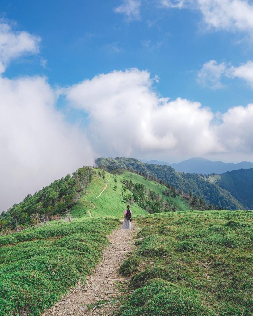 Visit Japan: A rejuvenating walk on green mountains under the new summer sky
This refreshing … A rejuvenating walk on green mountains under the new summer sky
This refreshing ...
