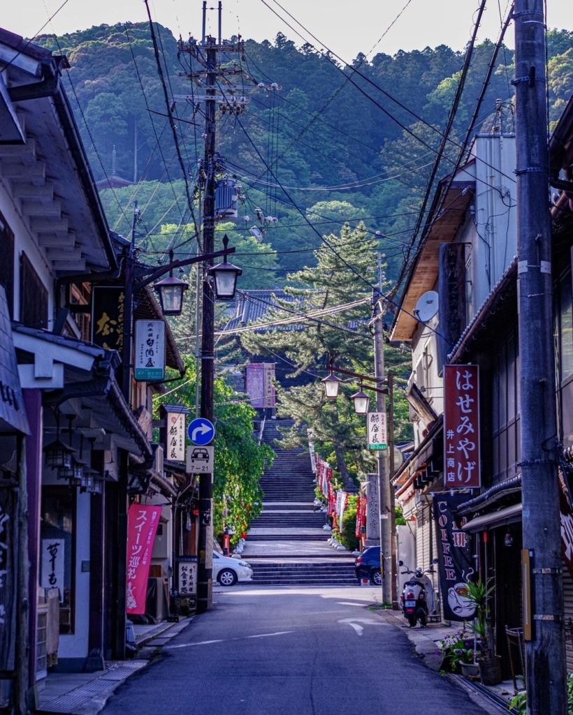 Japan Travel: Founded in 686 AD, Nara’s Hasedera Temple is often referred to as the ‘temple of… Founded in 686 AD, Nara's Hasedera Temple is often referred to as the 'temple of...