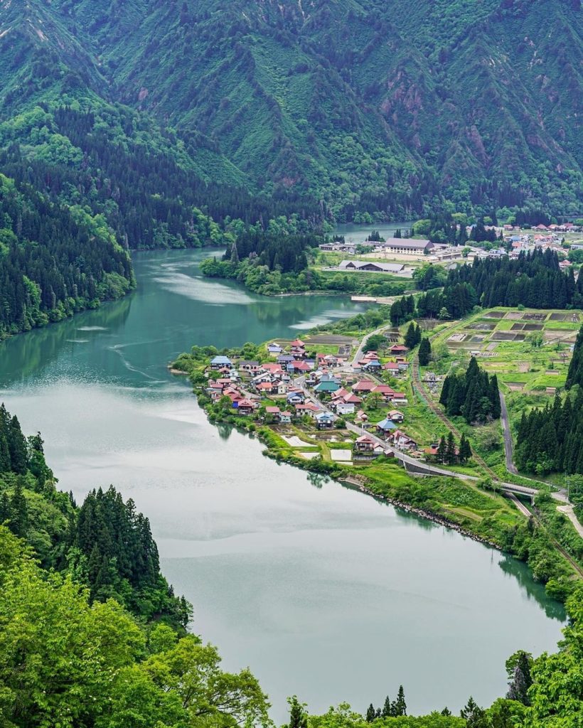 These views of Fukushima's Taishi Village and the Tadami River have us feeling l...
