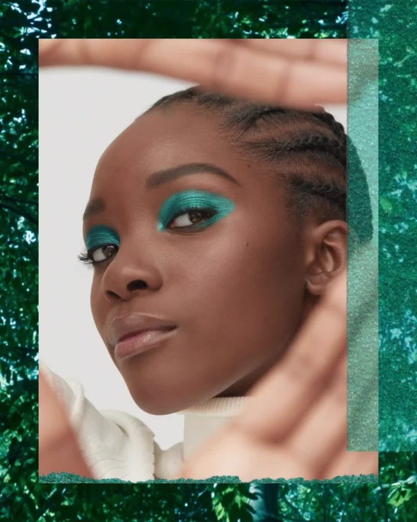 Build bold color with less fall out. Thanks to Hybrid Powder-Gel Technology, POP...